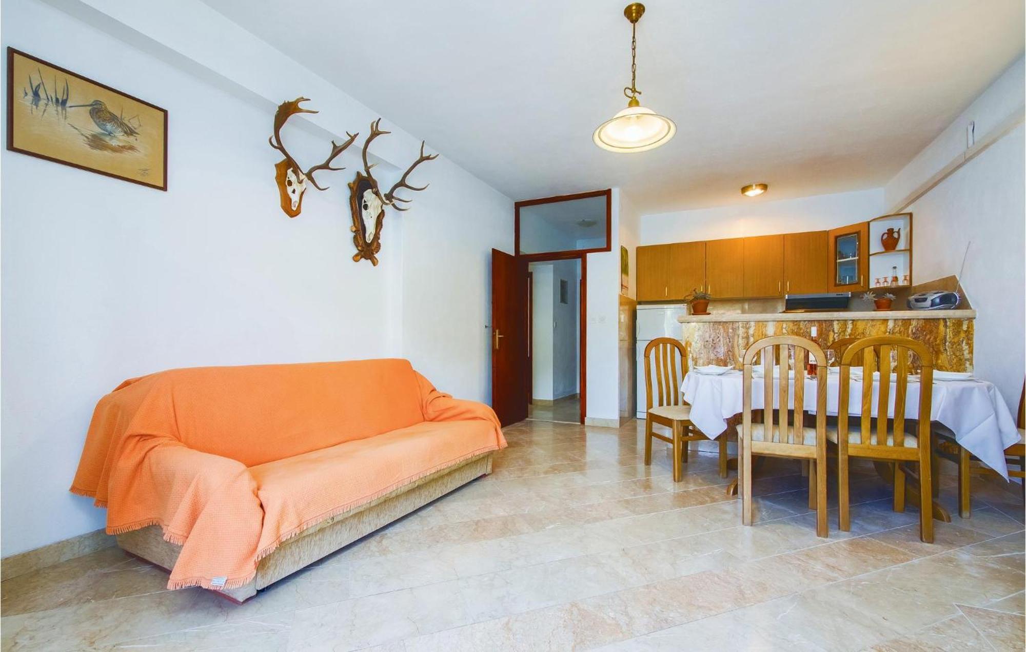Beautiful Home In Pucisca With Wifi Exterior photo